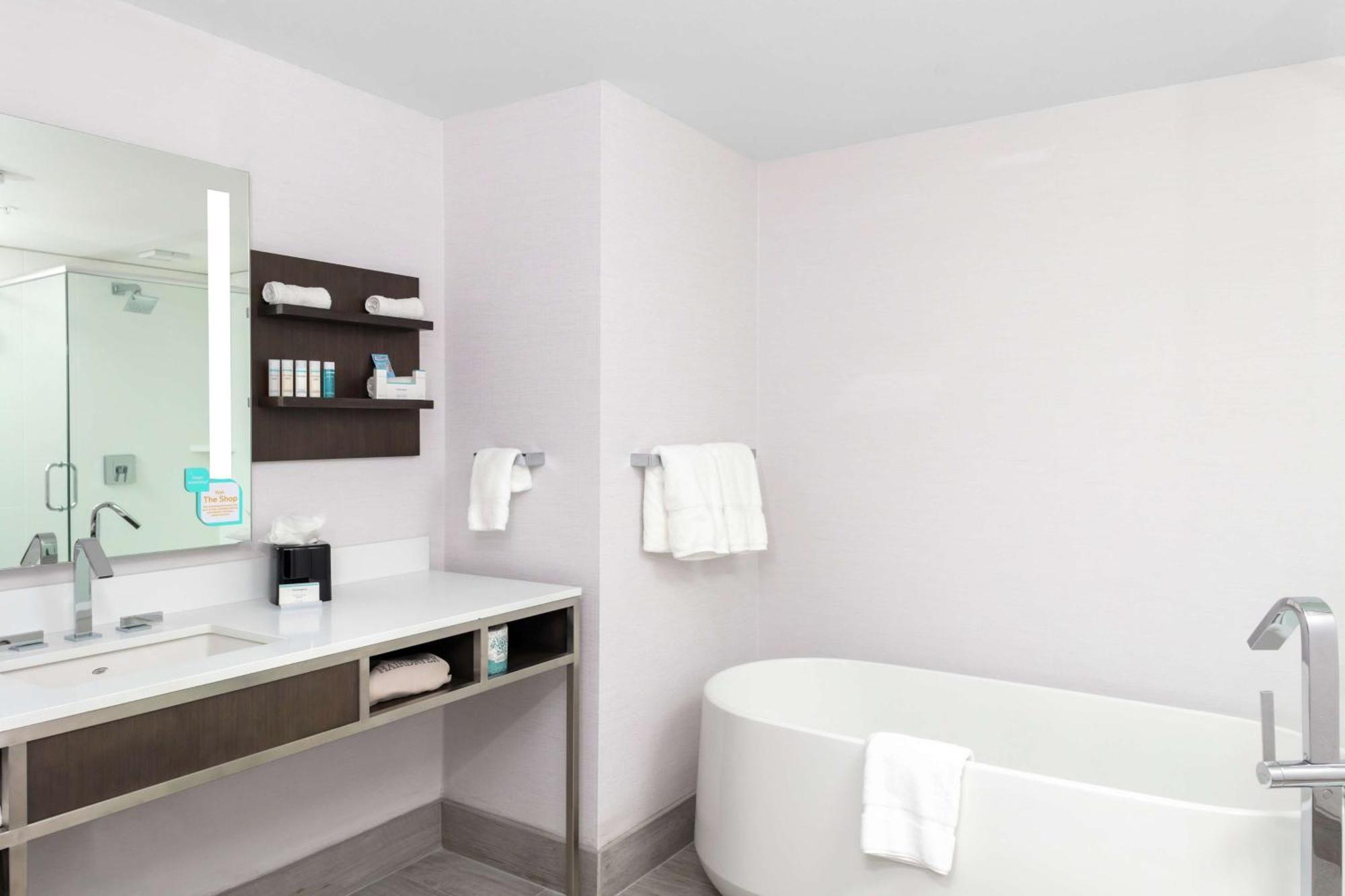 Hilton Garden Inn Denver/Thornton Exterior photo